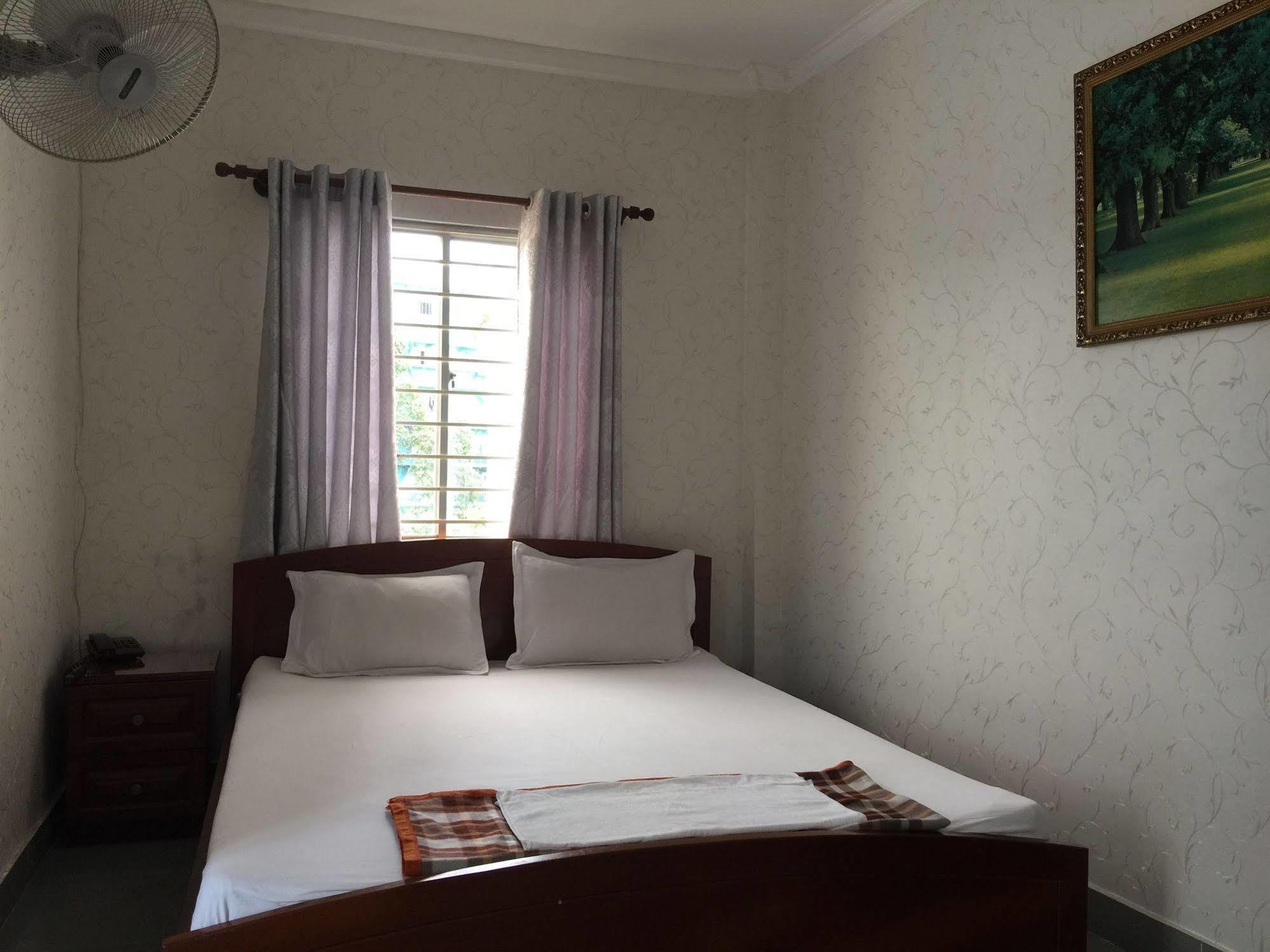 Hong Vinh Hotel โฮจิมินห์ซิตี้ ภายนอก รูปภาพ