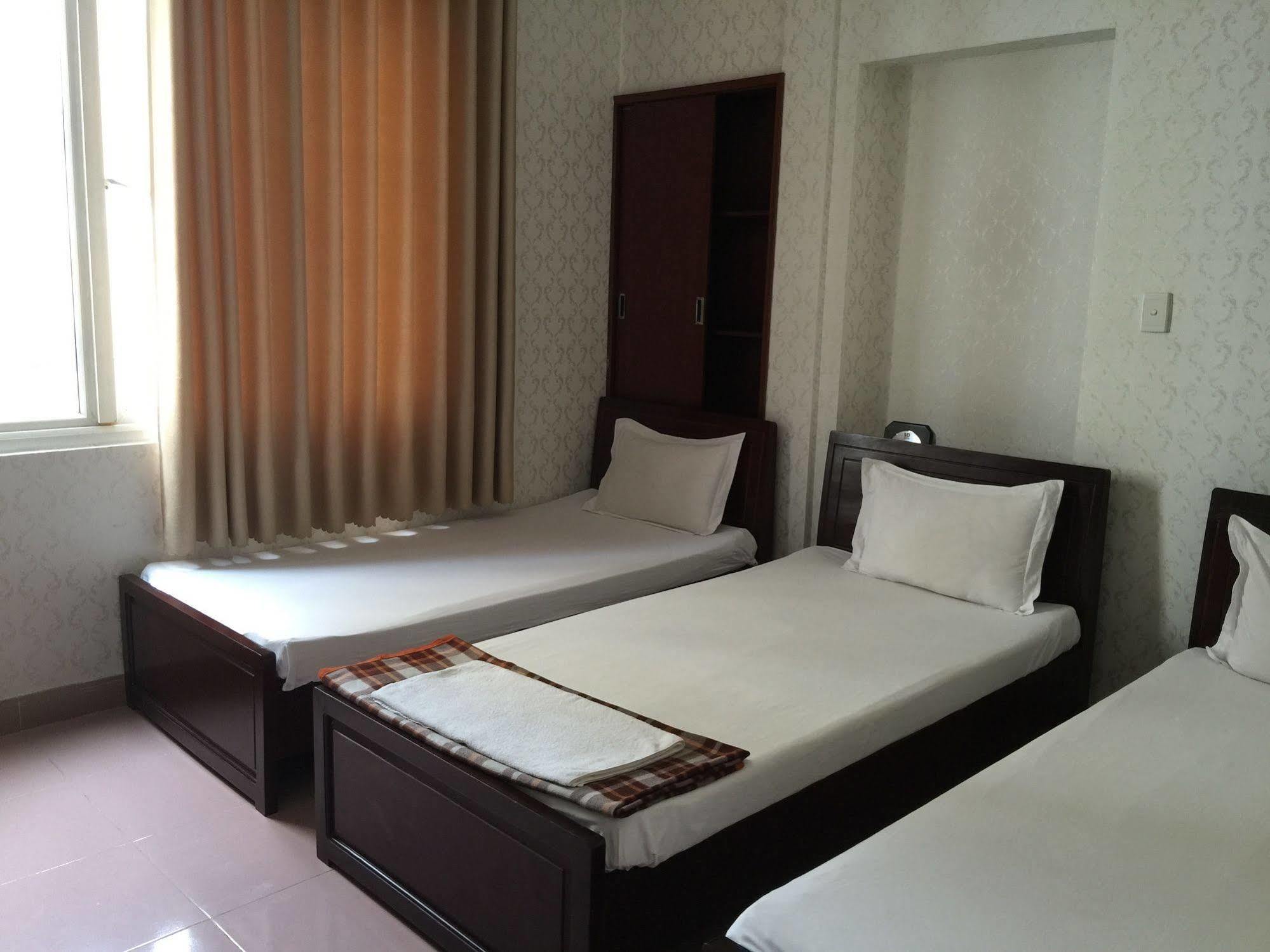 Hong Vinh Hotel โฮจิมินห์ซิตี้ ภายนอก รูปภาพ