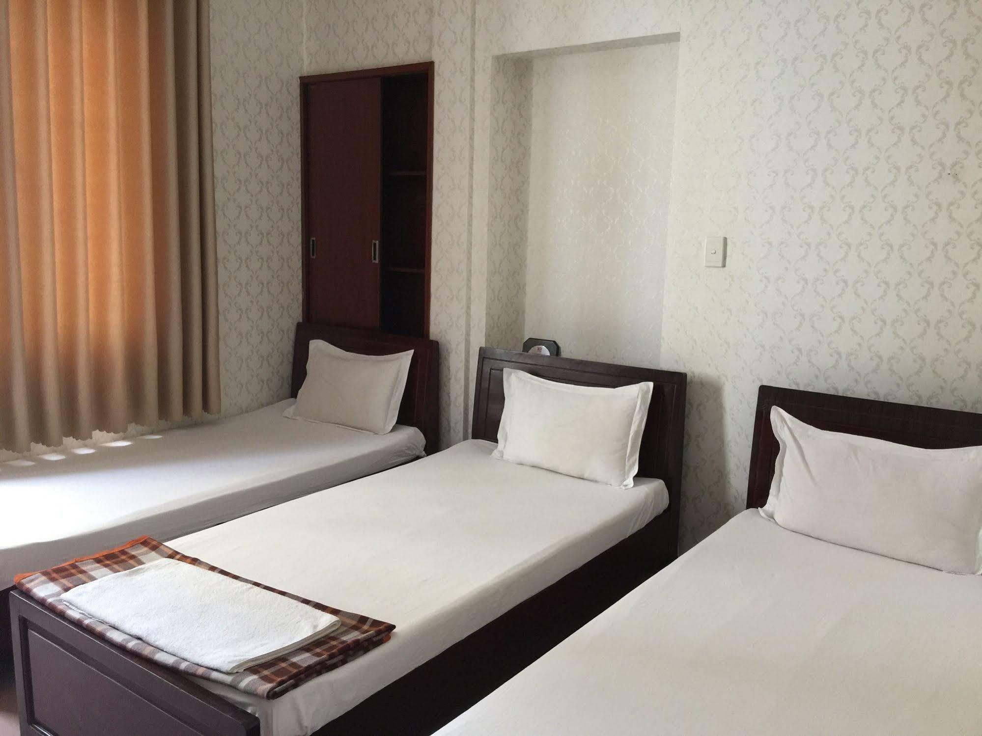 Hong Vinh Hotel โฮจิมินห์ซิตี้ ภายนอก รูปภาพ