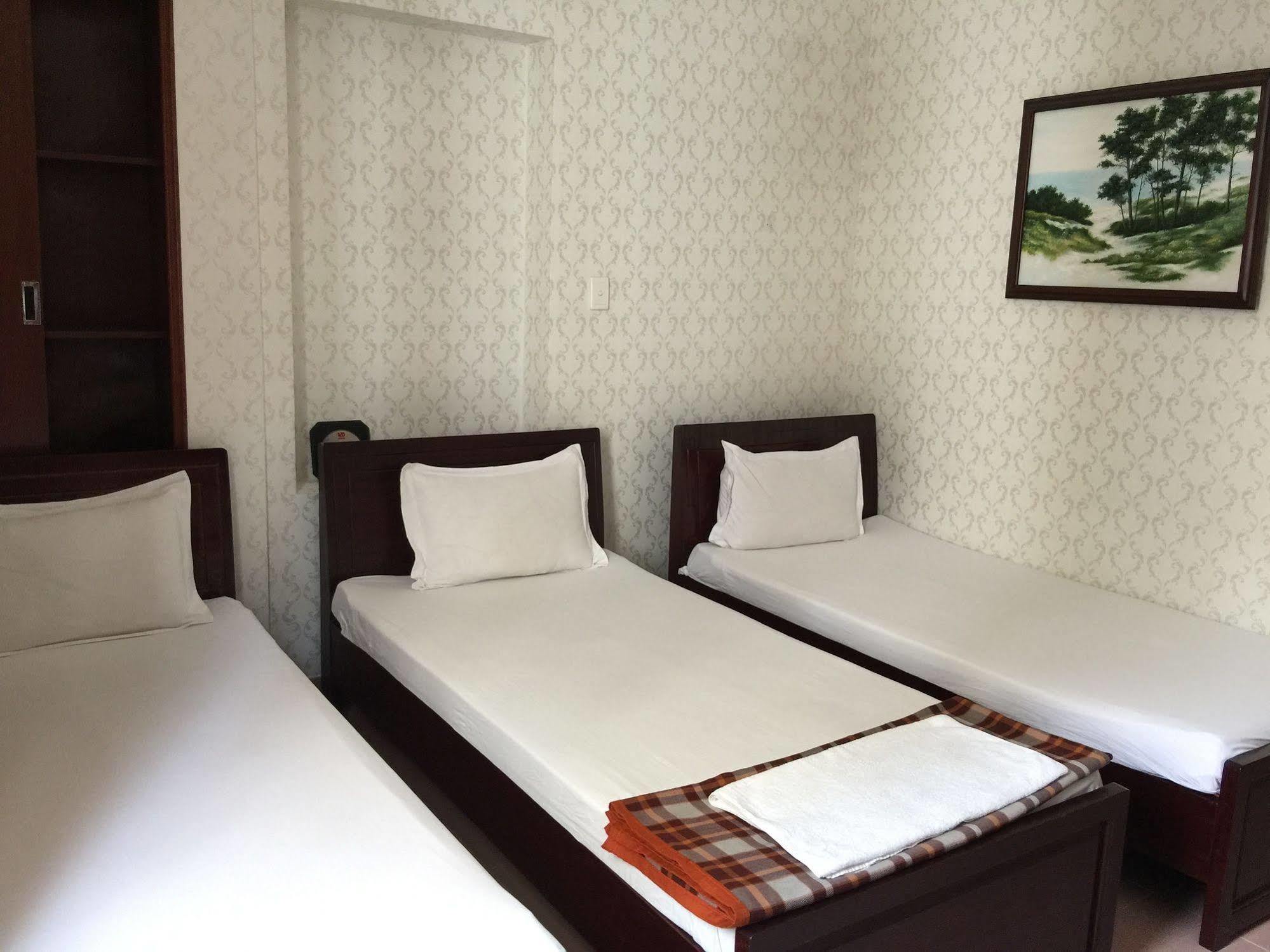 Hong Vinh Hotel โฮจิมินห์ซิตี้ ภายนอก รูปภาพ